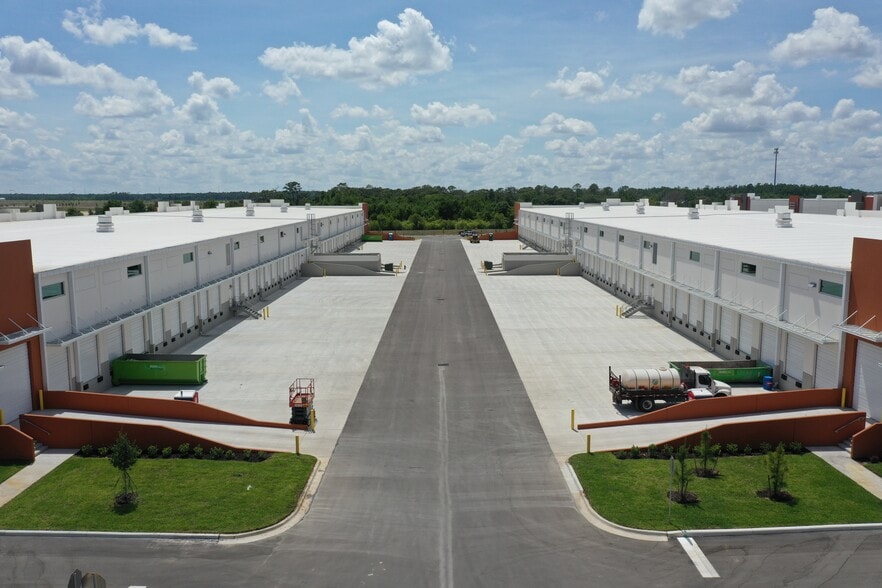 11600 Trade Park Way, San Antonio, FL for lease - Building Photo - Image 3 of 4