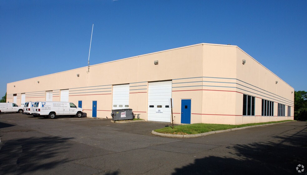8354 Terminal Rd, Lorton, VA à louer - Photo du bâtiment - Image 2 de 10