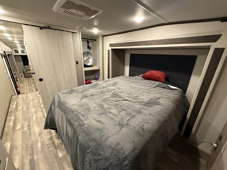 31815 E Historic Columbia RI Hwy, Troutdale, OR for sale - Interior Photo - Image 2 of 124