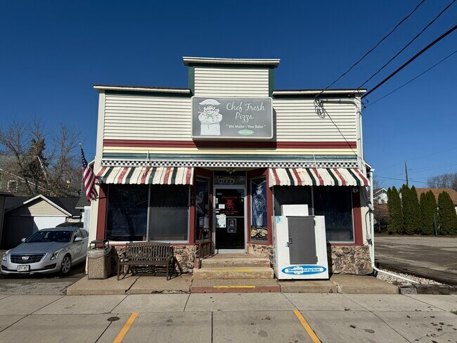 More details for 204 Manitowoc St, Menasha, WI - Retail for Sale
