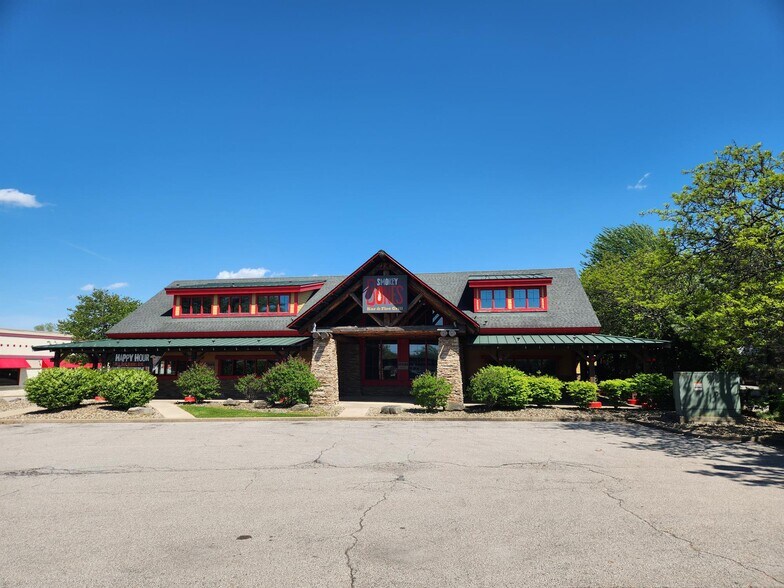7725 Reynolds Rd, Mentor, OH à louer - Photo du bâtiment - Image 3 de 8