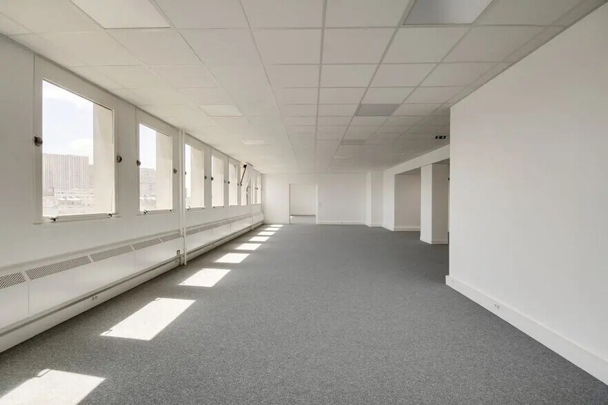 58 Rue Du Dessous Des Berges, Paris à louer - Photo du bâtiment - Image 2 de 6