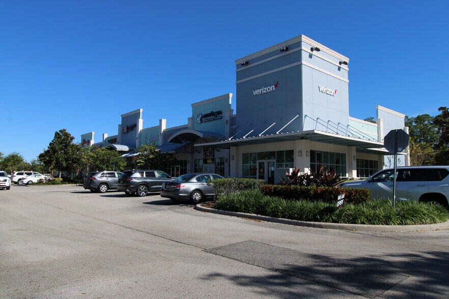 Vineland Ave, Orlando, FL à louer - Photo du bâtiment - Image 2 de 3