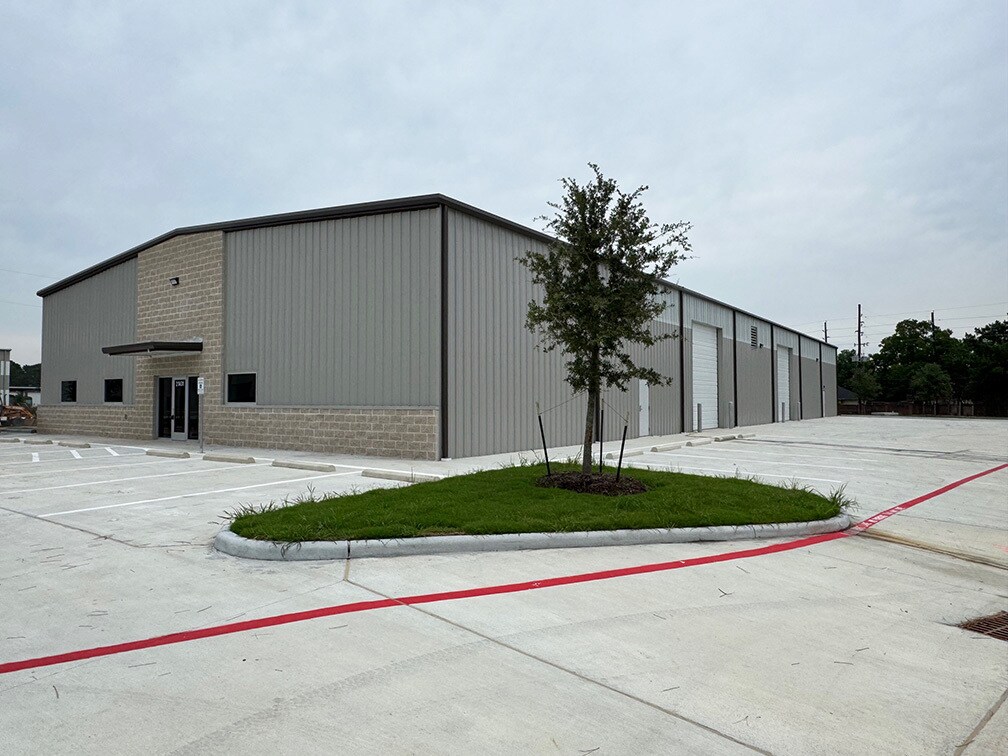 0 Hufsmith-Kohrville Road, Tomball, TX à louer Photo du bâtiment- Image 1 de 4
