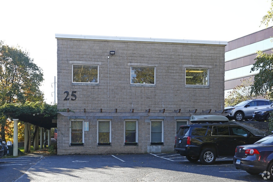 25 Walls Dr, Fairfield, CT à louer - Photo du bâtiment - Image 2 de 2