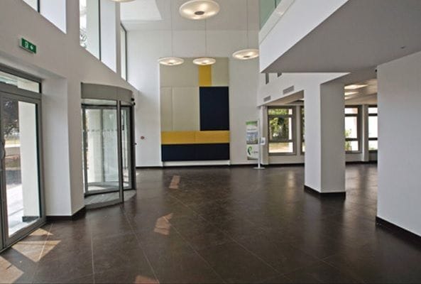 11 Avenue Morane Saulnier, Vélizy-Villacoublay à louer - Hall d’entrée - Image 2 de 7