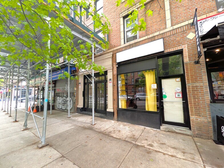 32-20 34th Ave, Astoria, NY à louer - Photo du bâtiment - Image 3 de 5