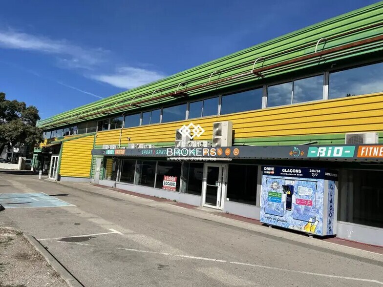 Retail in Marignane for sale - Primary Photo - Image 1 of 10