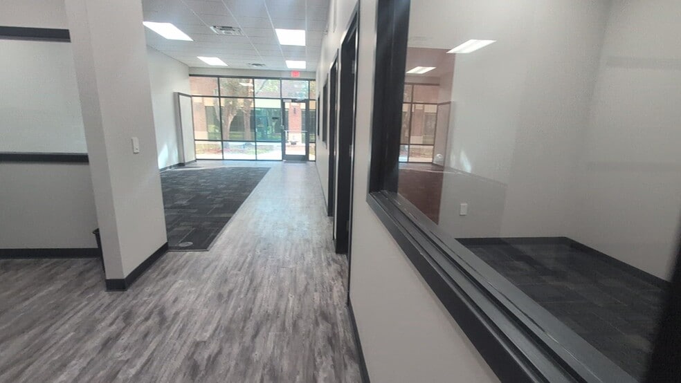 12276 San Jose Blvd, Jacksonville, FL for lease - Commercial Listing Video - Image 2 of 16