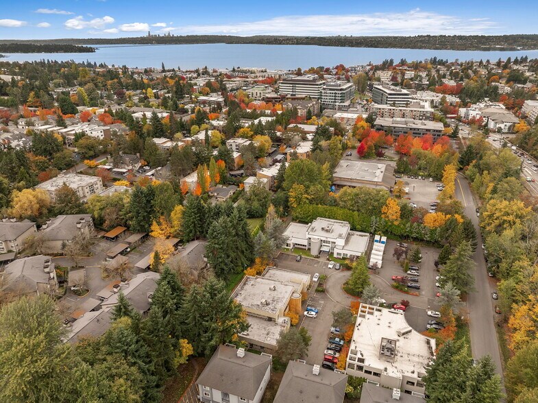 903 5th Ave, Kirkland, WA à vendre - Photo du bâtiment - Image 2 de 7
