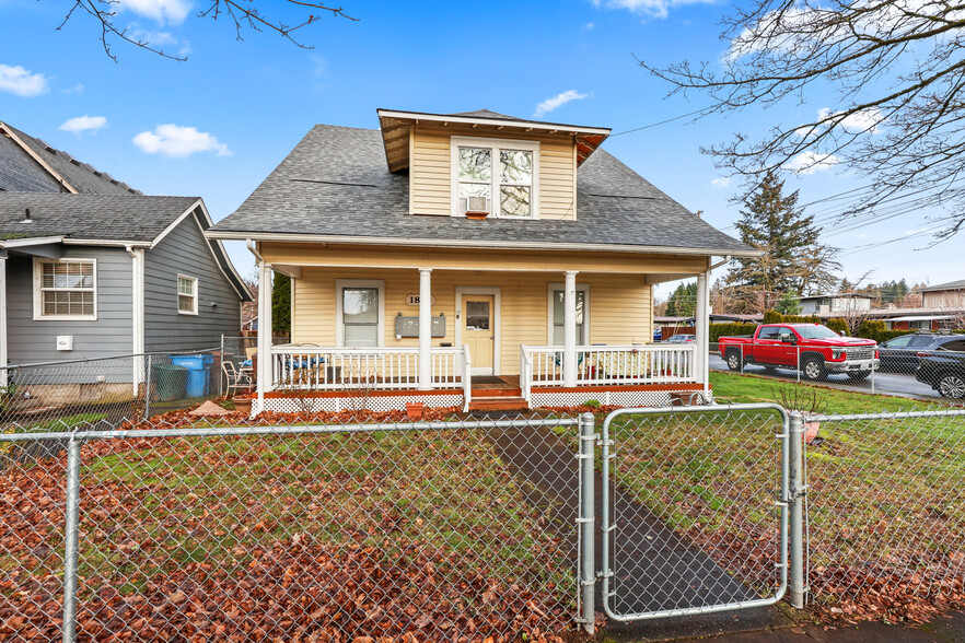 1833 C St, Washougal, WA à vendre - Photo du bâtiment - Image 3 de 12