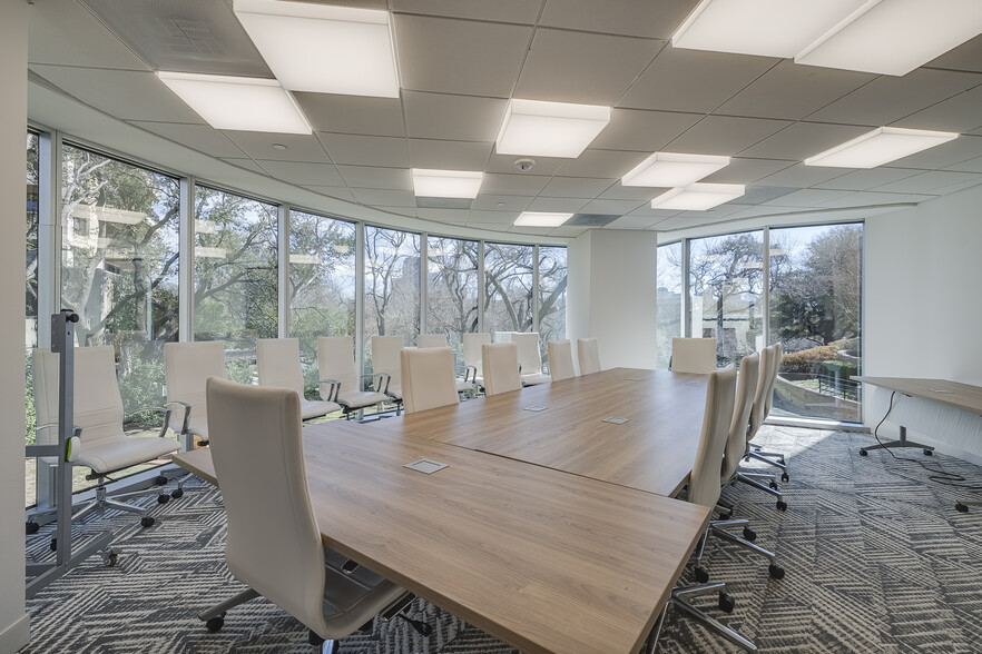 3811 Turtle Creek Blvd, Dallas, TX for lease - Interior Photo - Image 3 of 21