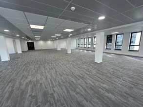 35-37 Rue Louis Guérin, Villeurbanne for lease Interior Photo- Image 2 of 4