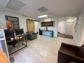 2488 Newport Blvd, Costa Mesa, CA for lease Interior Photo- Image 1 of 6