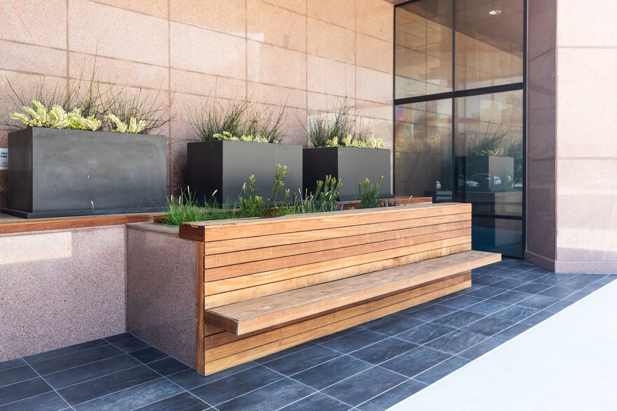 1300 S El Camino Real, San Mateo, CA à louer - Photo du bâtiment - Image 3 de 5