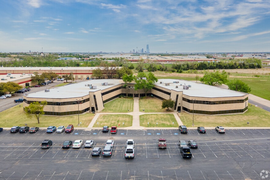 300 N Meridian Ave, Oklahoma City, OK à louer - Photo principale - Image 1 de 5