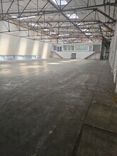 4851 S Alameda St, Los Angeles, CA for lease Interior Photo- Image 2 of 5