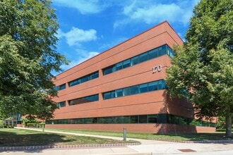 555 E Lancaster Ave, Radnor, PA for lease Interior Photo- Image 1 of 9