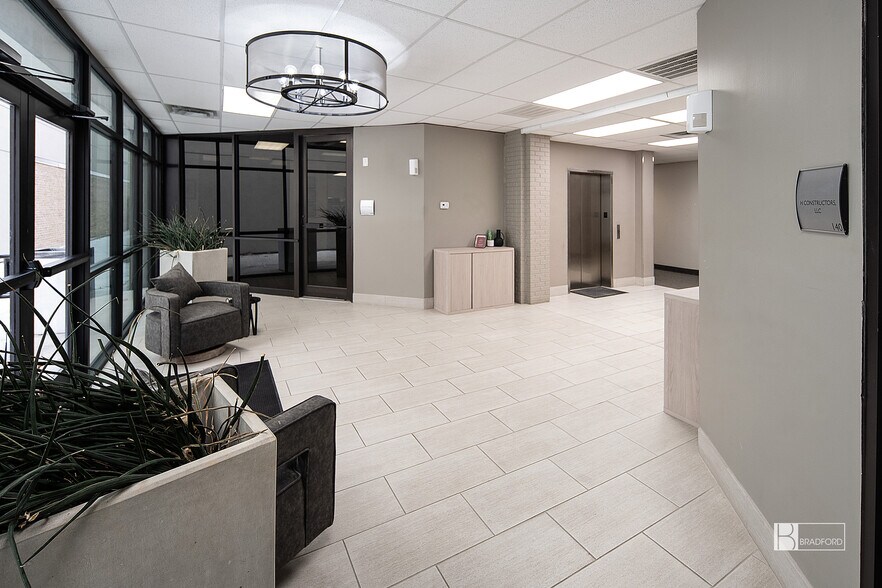 3530 Forest Ln, Dallas, TX à louer - Photo du bâtiment - Image 2 de 6