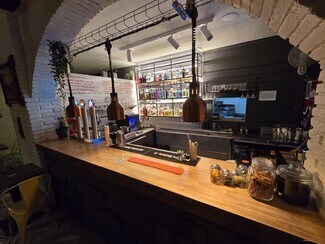 Plus de détails pour Commerce de détail à louer