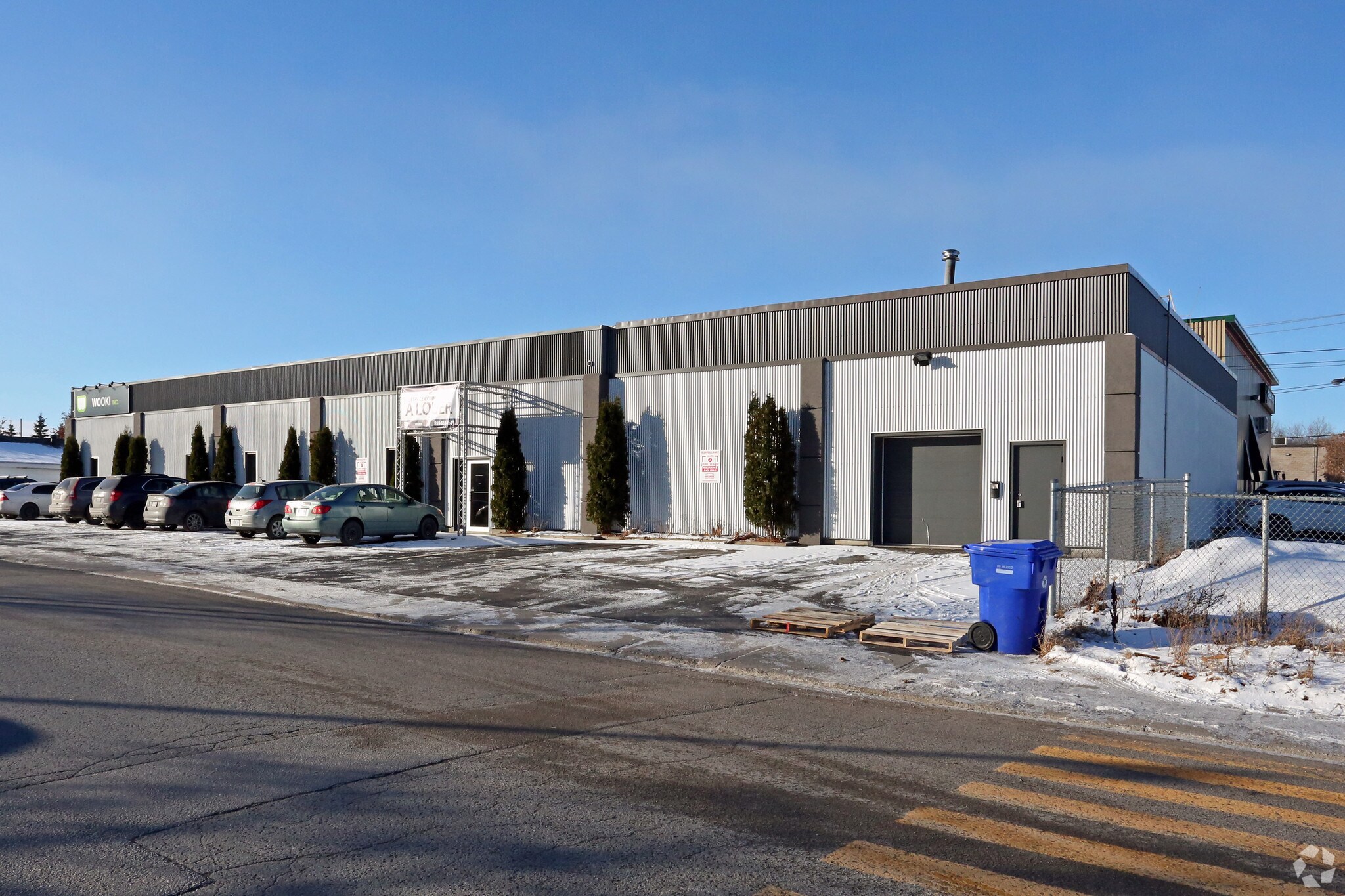 79-81 Rue Crémazie, Gatineau, QC for sale Primary Photo- Image 1 of 1