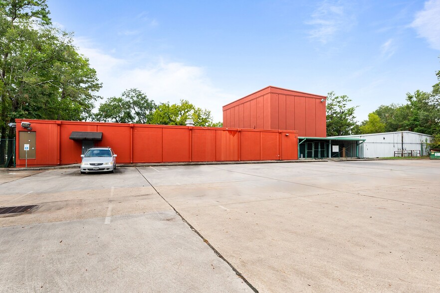 1625 Airport Rd, Conroe, TX for sale - Building Photo - Image 2 of 8