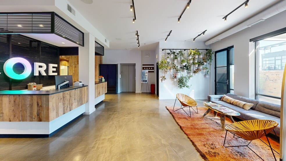 1643 N Milwaukee Ave, Chicago, IL for lease - Interior Photo - Image 2 of 40