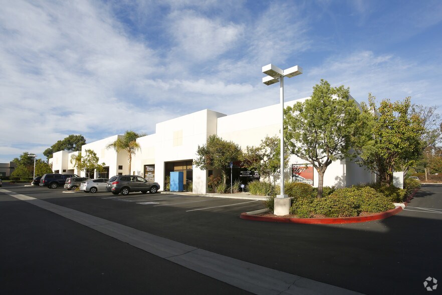 41615 Date St, Murrieta, CA à vendre - Photo du bâtiment - Image 2 de 11