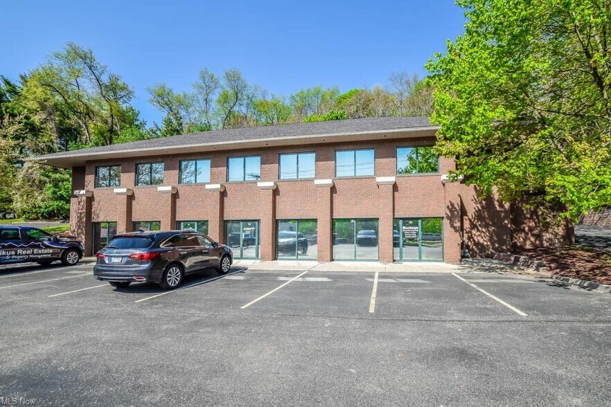 1375 S Main St, North Canton, OH à vendre - Photo du bâtiment - Image 3 de 7