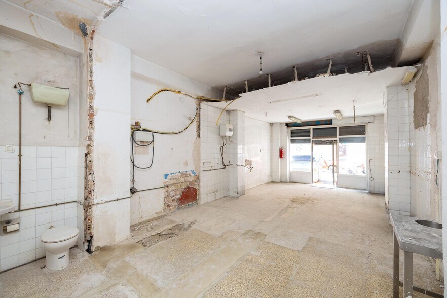 Calle Doctor Pareja Yébenes, 10, Granada, Granada for sale - Building Photo - Image 3 of 19