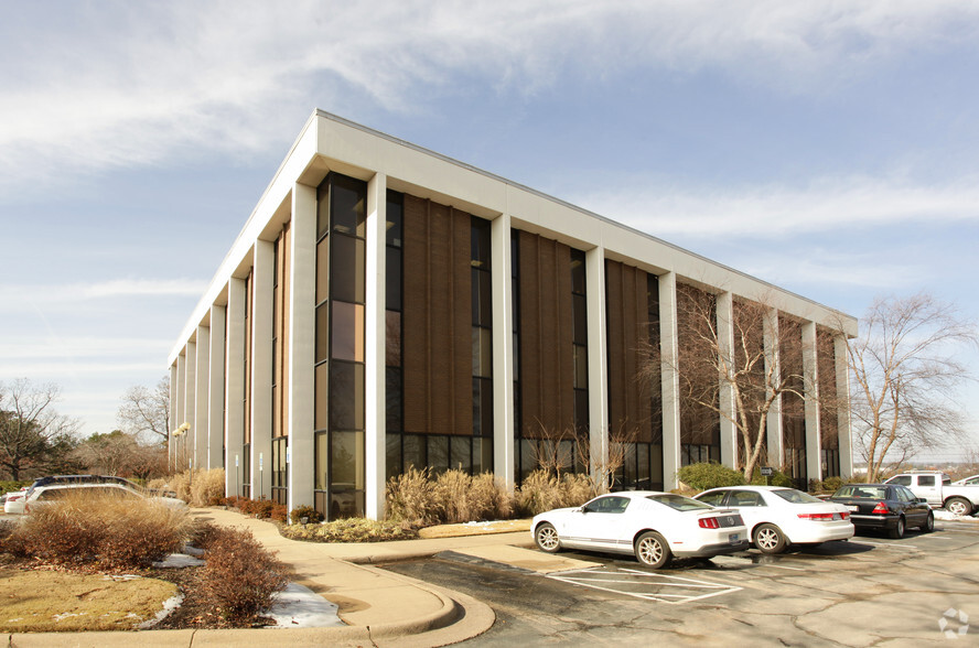 10802 Executive Center Dr, Little Rock, AR à louer - Photo du bâtiment - Image 2 de 5