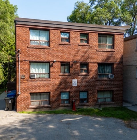 332 Chisholm Av, Toronto, ON à vendre - Photo du bâtiment - Image 3 de 13