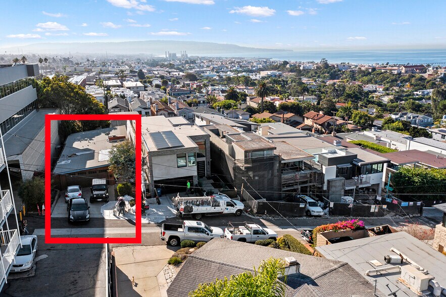 740 24th Pl, Hermosa Beach, CA à vendre - Photo du bâtiment - Image 1 de 8