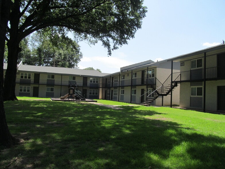 1222 Aubra Rd, Memphis, TN for sale - Building Photo - Image 2 of 14