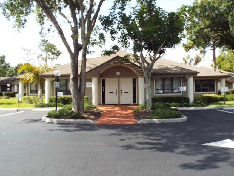 12653-12655 New Brittany Blvd, Fort Myers, FL à vendre - Photo du bâtiment - Image 2 de 4