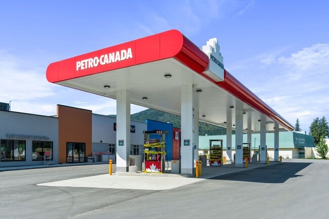 Plus de détails pour 530-534 Main St, Sicamous, BC - Commerce de détail à vendre