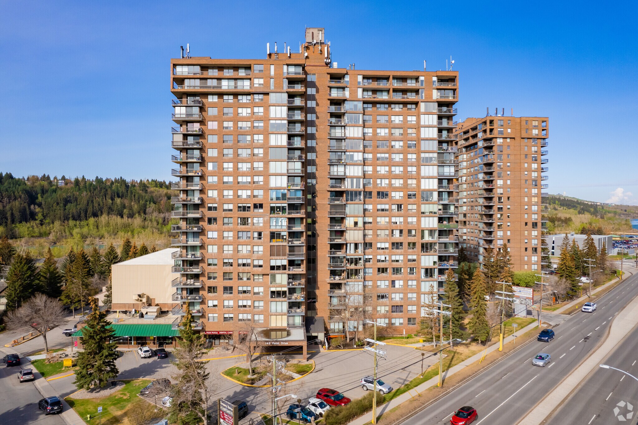 145 Point Dr NW, Calgary, AB for sale Primary Photo- Image 1 of 1