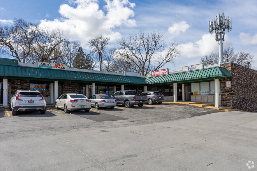 3218-3300 SW 9th St, Des Moines, IA for lease - Building Photo - Image 3 of 3