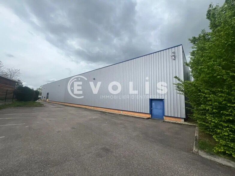 Bureau dans Chaponost à louer - Photo du bâtiment - Image 2 de 20