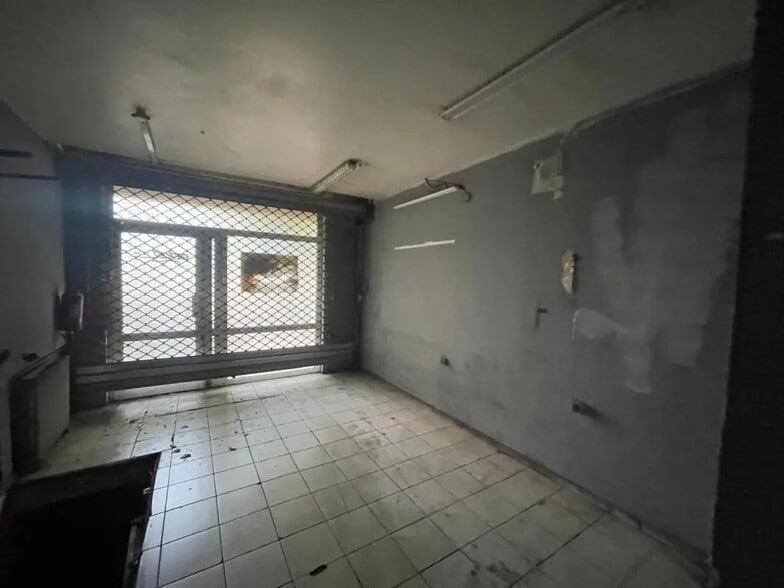 Retail in Paris for sale - Building Photo - Image 2 of 4