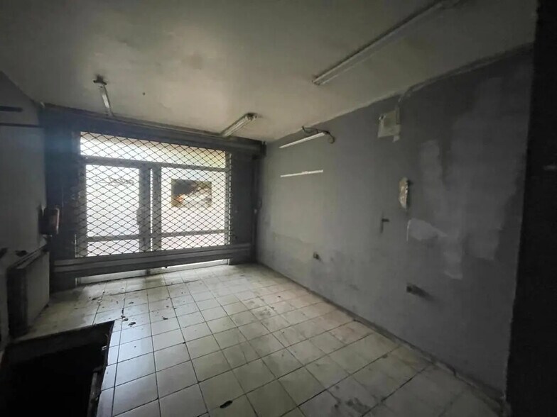 Commerce de détail dans Paris à vendre - Photo du bâtiment - Image 2 de 4