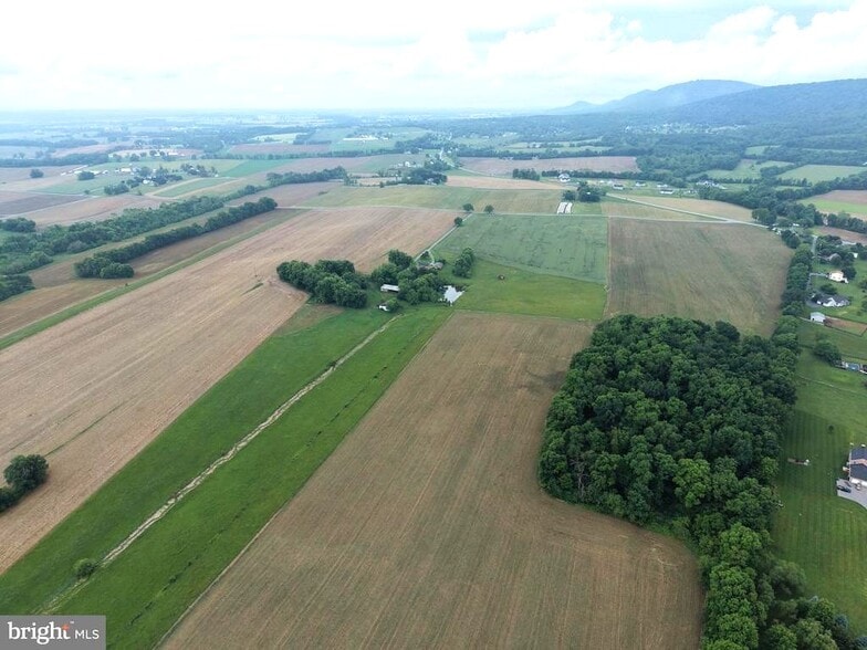 9385 Royer Rd, Mercersburg, PA à vendre - Photo du bâtiment - Image 2 de 16