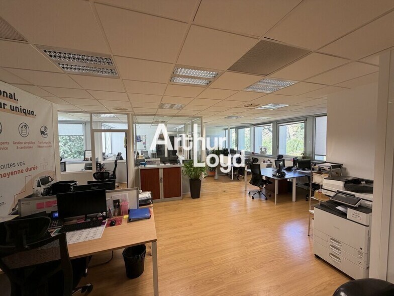 Office in Valbonne for sale - Interior Photo - Image 3 of 12