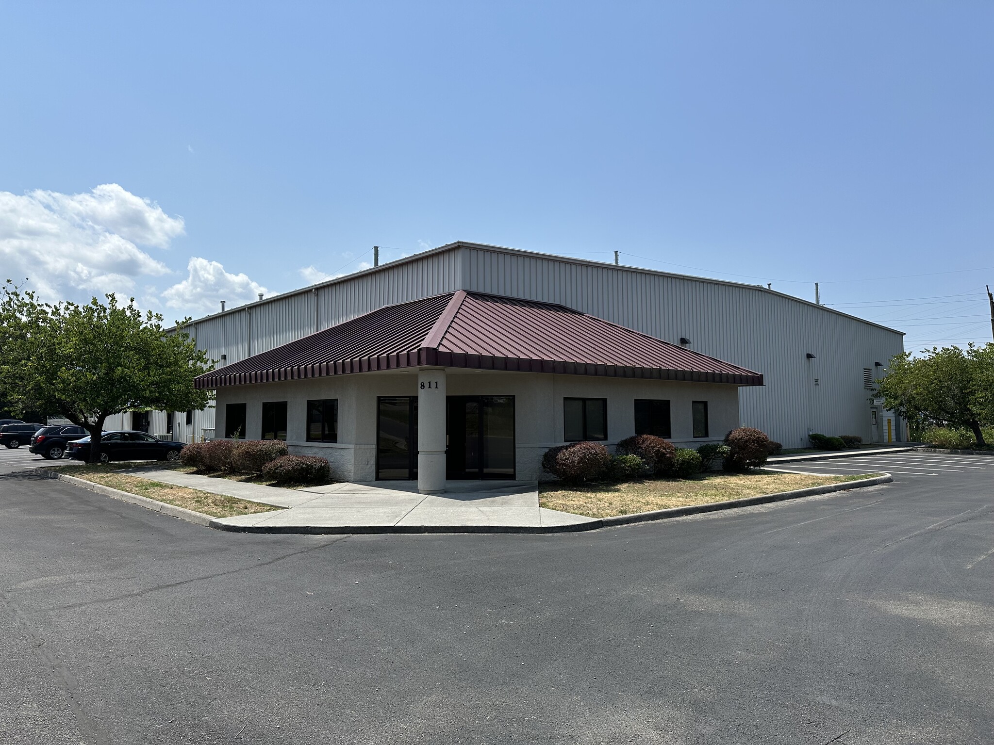 811 Connecticut Ave NE, Roanoke, VA for lease Building Photo- Image 1 of 5