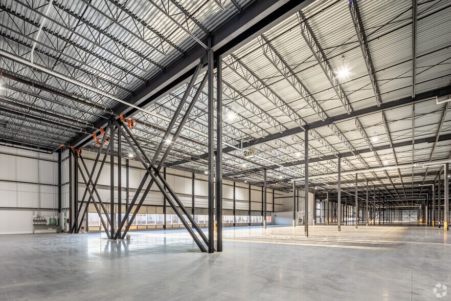 1075 Boul Bd Gérard-Cadieux, Salaberry-de-valleyfield, QC à vendre - Photo du bâtiment - Image 3 de 6