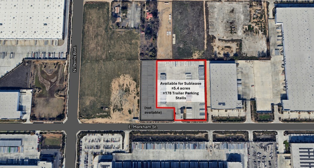 114 E Markham St, Perris, CA à louer Aérien- Image 1 de 3