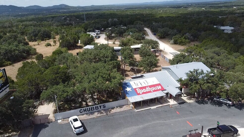 12246 State Highway 16 S, Pipe Creek, TX à vendre - Photo du bâtiment - Image 3 de 7