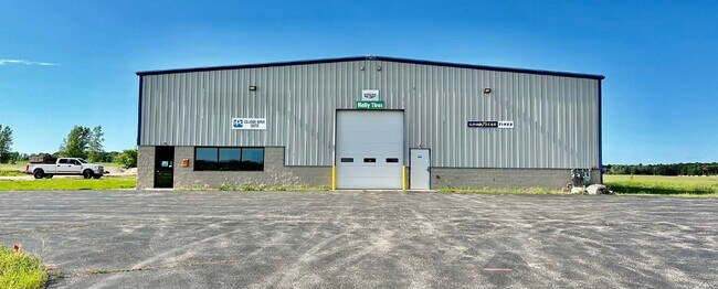 More details for 2501 Runway Dr, Waupaca, WI - Retail for Sale