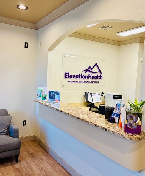 1743 W 33rd St, Edmond, OK for lease - Interior Photo - Image 2 of 10