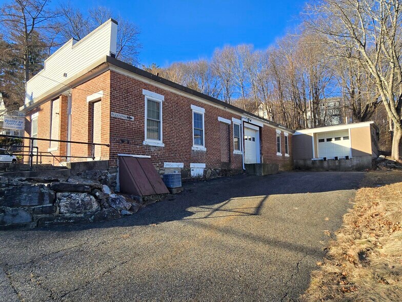 53 Houghton St, Hudson, MA à vendre - Photo du bâtiment - Image 2 de 11